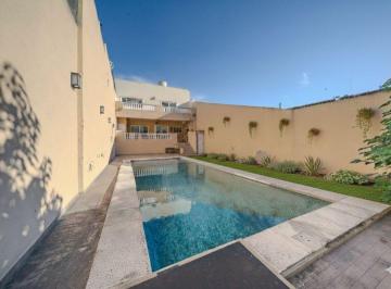 Casa · 385m² · 6 Ambientes · 2 Cocheras · Venta Casa 6 Amb Flores Piscina Cochera Permuta