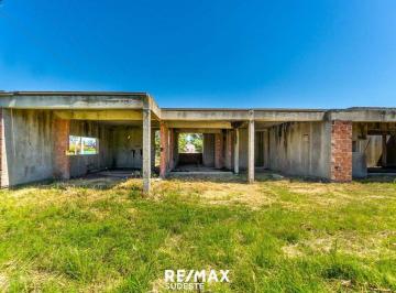Casa · 80m² · 2 Ambientes · 1 Cochera · Venta Construcción a Terminar en Bo. San Ignacio