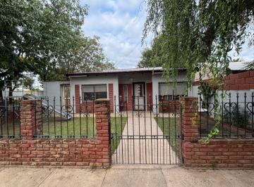 Casa · 191m² · 6 Ambientes · 2 Cocheras · Casas en Venta en Pergamino con Patio y Cochera