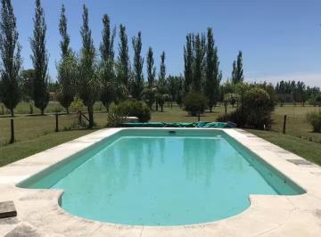 Quinta vacacional · 234m² · 3 Dormitorios · Venta Casa Chacras Uribelarrea 5 Amb Piscina