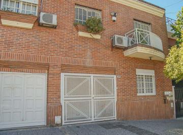 Casa · 106m² · 4 Ambientes · 1 Cochera · Venta Duplex 4 Amb. V. Lugano - Garage - Patio - Terraza