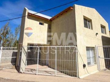 Casa · 72m² · 4 Ambientes · 1 Cochera · Venta Duplex a Estrenar 2 Dorm.