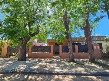 Casa · 140m² · 5 Ambientes · 2 Cocheras · Venta Casa 5 Amb. Sourdeaux - a m del Centro