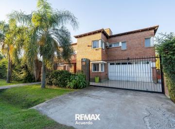 Casa · 241m² · 6 Ambientes · 2 Cocheras · Venta Casa 5 Dormi San Nicolás Pileta Apto Credito
