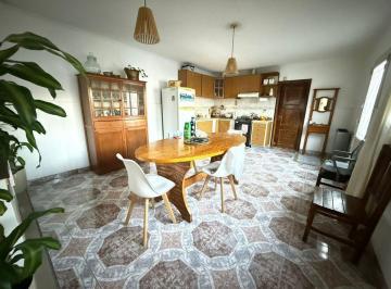Casa · 128m² · 4 Ambientes · 1 Cochera · Venta de Casa 3 Dormi San Nicolas de Los Arroyos