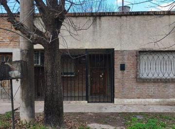 Casa · 150m² · 3 Ambientes · 3 Cocheras · Se Vende Casa 2 Dorm., Cochera en Santo Tome
