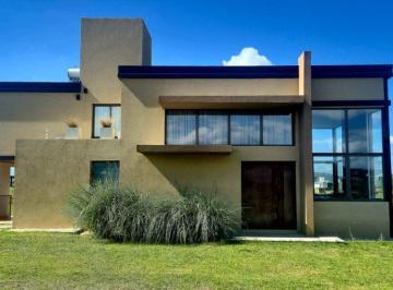 Casa · 200m² · 4 Ambientes · 2 Cocheras · Venta Casa 2 Dorm., Puerto del Aguila