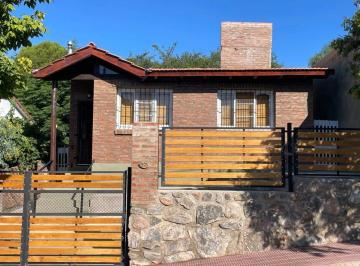 Casa · 55m² · 3 Ambientes · 1 Cochera · Casa 2 Dorm. Capilla del Monte B. La Toma
