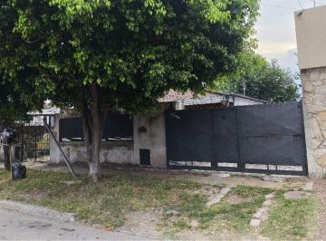 Casa · 65m² · 4 Ambientes · 3 Cocheras · Venta Casa con Terreno en Ezpeleta Oeste (Quilmes)
