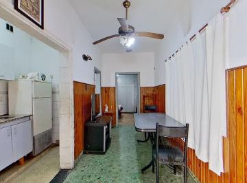 Casa · 110m² · 3 Ambientes · Venta Casa 3 Ambientes Sarandí con Patio, Lavadero