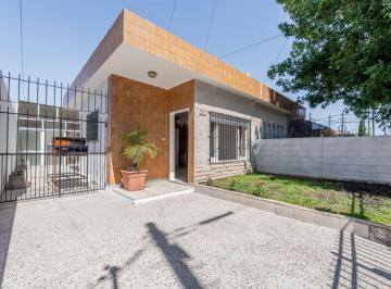 Casa · 75m² · 3 Ambientes · 1 Cochera · Oportunidad! Casa Tipo PH 3 Amb. Apto a Crédito