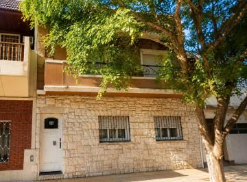 PH de 3 ambientes, Floresta · Tipo Casa 3 Ambientes con Patio, Terraza y Parrilla a Refaccionar