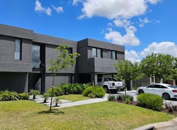 Casa · 386m² · 7 Ambientes · 2 Cocheras · Venta Barrio San Gabriel Al Agua Apto Credito