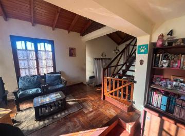 Casa · 119m² · 4 Ambientes · 1 Cochera · Chalet en Venta