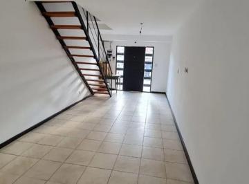 PH · 78m² · 3 Ambientes · 1 Cochera · Venta PH / Dúplex 3 Amb Financia 50% - Hurlingham