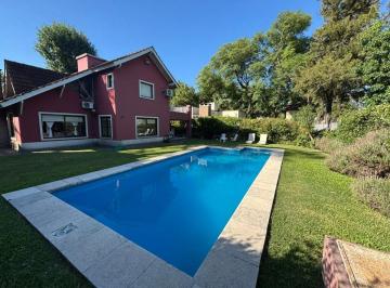 Casa · 160m² · 6 Ambientes · 2 Cocheras · Alquiler Casa La Leonor B Cerrado Hurlingham 5amb