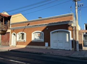 Casa · 203m² · 6 Ambientes · 1 Cochera · Casa en Venta – Centro de Catamarca