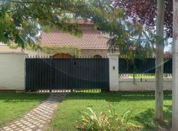 Casa · 230m² · 6 Ambientes · 2 Cocheras · Excelente Casa en Venta Lujan de Cuyo