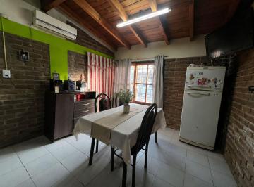 Casa · 70m² · 3 Ambientes · 2 Cocheras · Casa en Venta Barrio Cementista