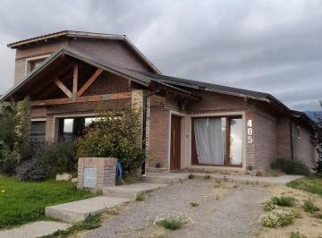 Casa · 193m² · 5 Ambientes · 2 Cocheras · Casa en Venta - Barrio Luque, Esquel