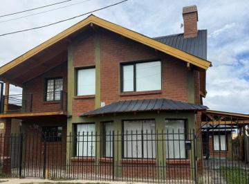 Casa · 196m² · 5 Ambientes · 1 Cochera · Casa con Departamento Independiente