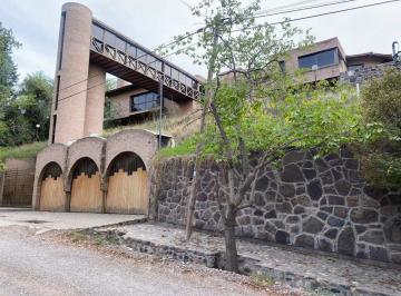 Casa · 750m² · 6 Ambientes · 3 Cocheras · Se Vende Casa en Barrio La Colina, Chacras de Coria