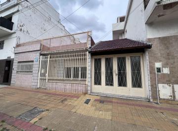 PH · 63m² · 3 Ambientes · 1 Cochera · PH Tipo Casa con Cochera y Patio en V. Alsina