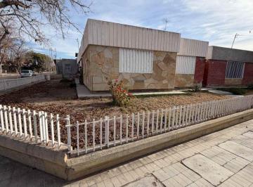 Casa · 159m² · 11 Ambientes · 1 Cochera · Casa en Venta Excelente Ubicacion, Barrio Santa Ana