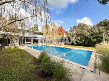 Casa · 200m² · 6 Ambientes · 1 Cochera · Casa a La Venta Zona Triangulo Don Torcuato