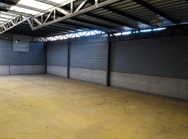 Bodega-Galpón · 500m² · 6 Ambientes · 4 Cocheras