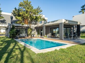 Casa · 817m² · 4 Ambientes · 1 Cochera · Casa en Venta Pinamar Norte Playa
