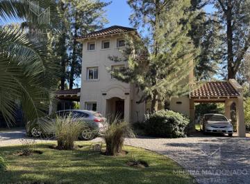 Casa · 338m² · 8 Ambientes · 8 Cocheras · Casa en Venta en Fincas de Iraola I