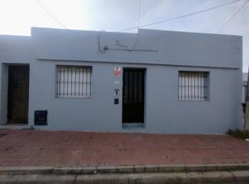 Casa 1m² Alquiler Domingo Faustino Sarmiento · Casa de Dos Dorm. en Barrio Sarmiento