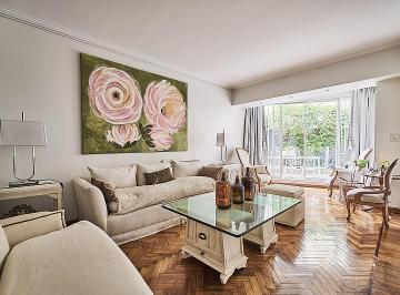 Departamento · 165m² · 6 Ambientes · 1 Cochera · Excelente Departamento de Categoría en Uruguay 1300, Zona Muy Buena en El Barrio de Recoleta