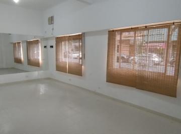 Local comercial · 80m² · 4 Ambientes · Sin Expensas - Senillosa y Rosario - 80 m² a La Calle con Entrada Independiente