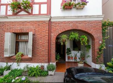 Casa · 260m² · 4 Ambientes · 1 Cochera · Venta Casa Villa Urquiza Lote 8,66 X 22 m