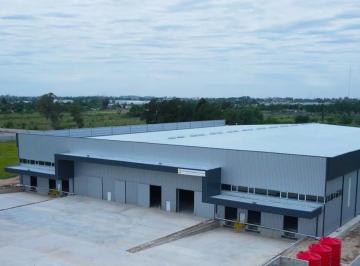 Bodega-Galpón · 8700m² · 2 Ambientes · Alquiler Nave Industrial Sobre Autopista Rosario - Córdoba