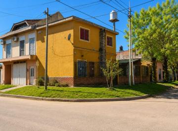 Casa · 87m² · 4 Ambientes · 1 Cochera · Casa en Gran Bourg Zona Norte Malvinas Argentinas