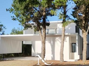 Casa · 190m² · 5 Ambientes · Casa en Venta en Costa Esmeralda Gas Natural a Estrenar