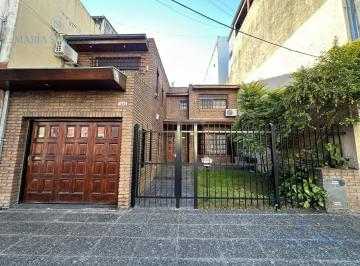 Casa · 155m² · 5 Ambientes · 2 Cocheras · Casa 6 Ambientes con Jardín, Pileta, Galería y Parrilla en Florida - Apto Crédito