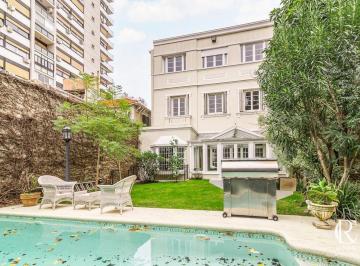 Casa · 700m² · 8 Ambientes · 3 Cocheras · Venta Exclusiva Casa 4 Plantas de Estilo 850 m² C/jardín y Pileta 3 Cochs. Maure y Malasia - Belgrano