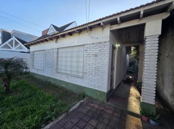 Casa · 85m² · 3 Ambientes · 1 Cochera · Casa en Venta a Refaccionar en 519 Bis Entre 172 y 173