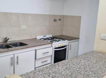 Departamento de 1 ambiente, Almirante Brown · Amplio Monoambiente!