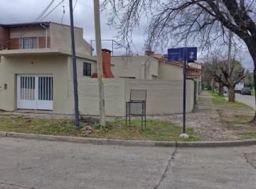 Casa · 125m² · 3 Ambientes · 1 Cochera · Casa en Bella Vista
