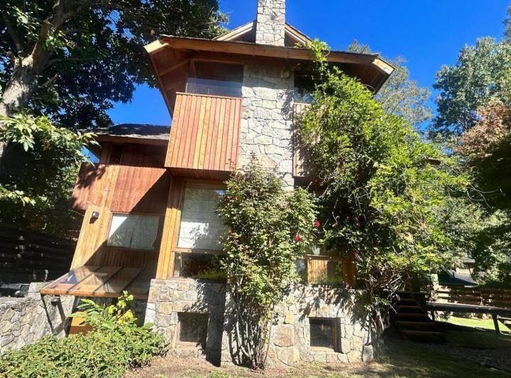 Casa · 337m² · 5 Ambientes · 1 Cochera