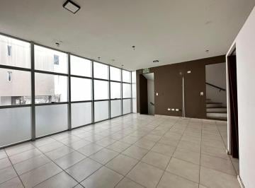 Local comercial · 124m² · 3 Ambientes · 1 Cochera · Local en Alquiler