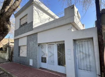 Frente · Casa en La Ceramica y Cuyo