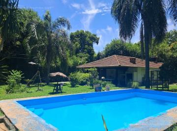Casa · 160m² · 5 Ambientes · 6 Cocheras · Casa Rodeada de Frutales en El Barrio Parque El Cazador Escobar