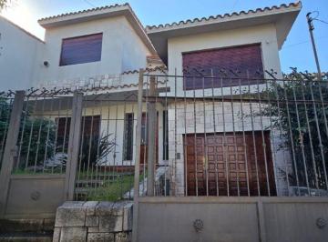 Casa de 9 ambientes, Córdoba · Casa Amplia de 3 Dorm. Mas Escritorio.