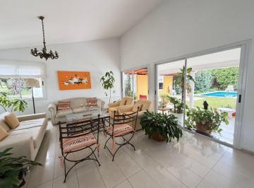 Casa · 265m² · 6 Ambientes · Venta Casa 4 Dorm. San Isidro Villa Allende